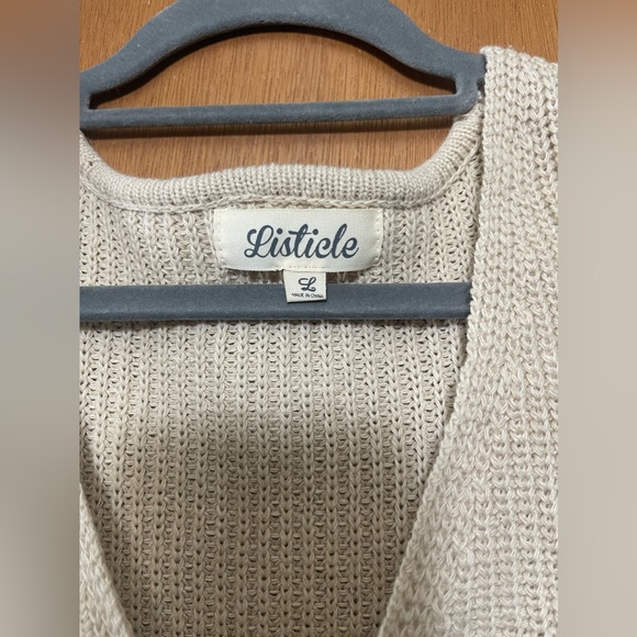 Cream Sweater with pockets - Picture 2 of 4